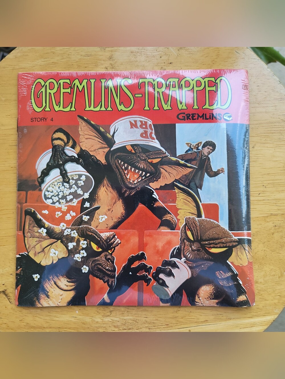 Vintage Warner Bros. 1984 Gremlins-Trapped Movie Soundtrack Vinyl And Book.